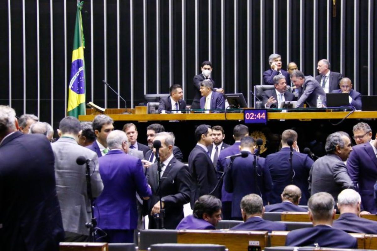 Audiência na Câmara dos Deputados aponta que taxas de condomínio estão levando moradores do Minha Casa Minha Vida a perder imóveis